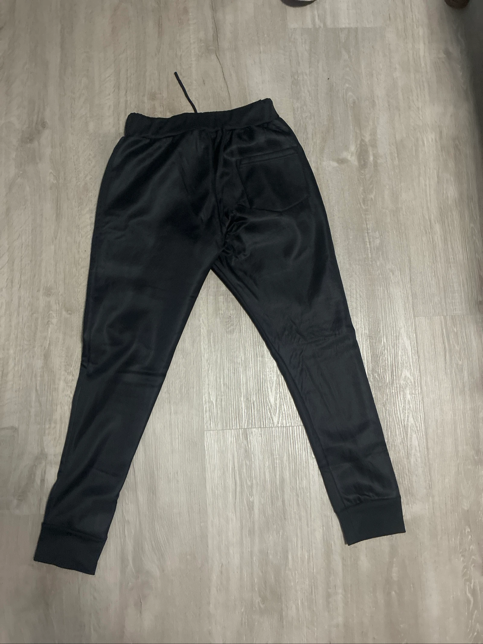 Basis zwarte trainingsbroek maat S – photo 2